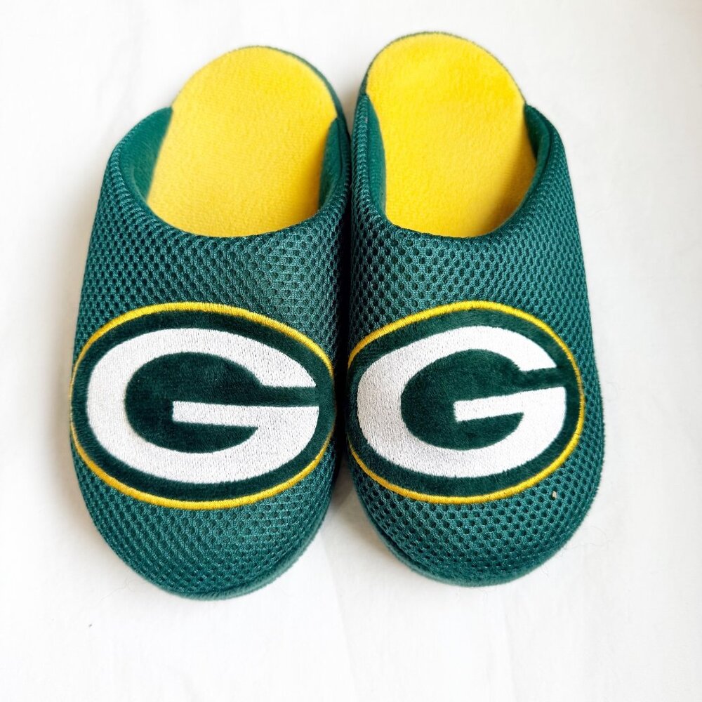 Green Bay Packers Logo Mesh Slippers With Yellow Fleece Lining Kids Size L (5-6)
